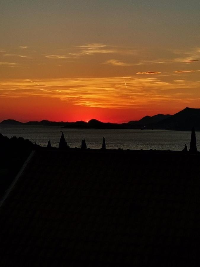 Sunset View New *